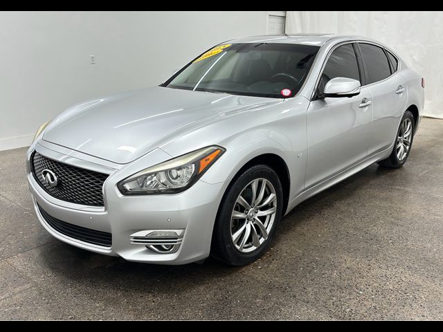 2015 INFINITI Q70 Base