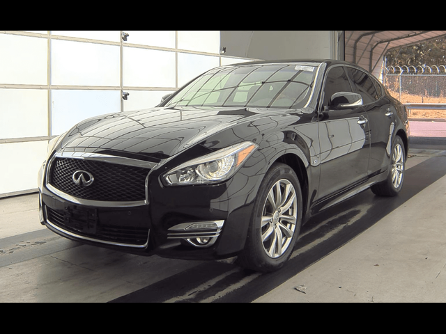 2015 INFINITI Q70 Base