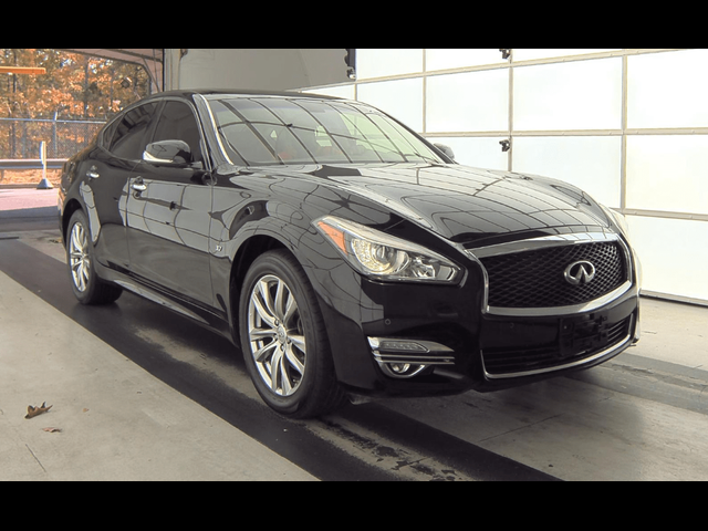 2015 INFINITI Q70 Base