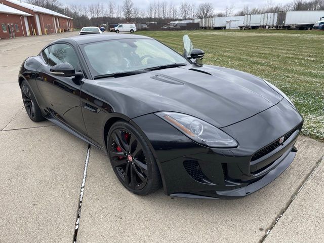 2015 Jaguar F-Type V8 R