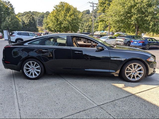 2015 Jaguar XJ Base