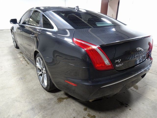 2015 Jaguar XJ Base