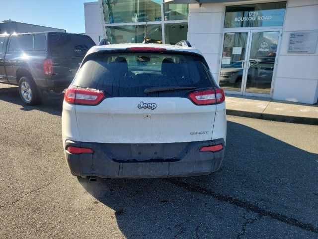 2015 Jeep Cherokee Sport