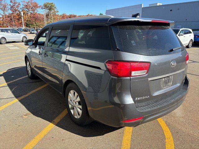 2015 Kia Sedona LX