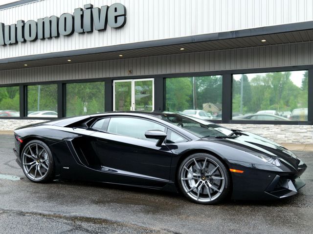 2015 Lamborghini Aventador Base