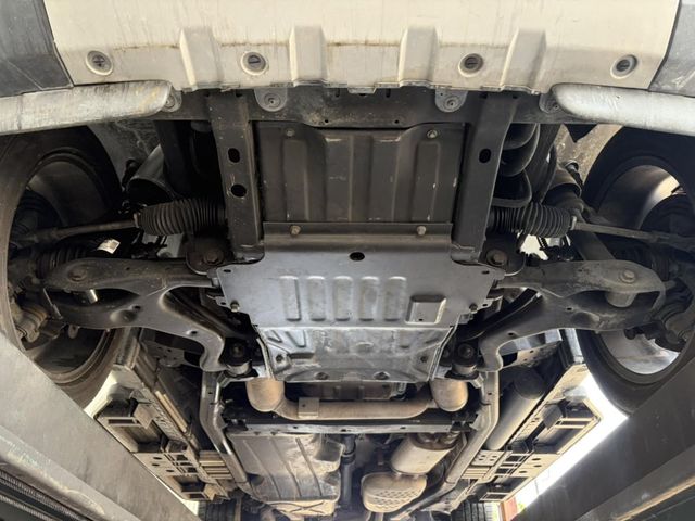 2015 Land Rover LR4 LUX