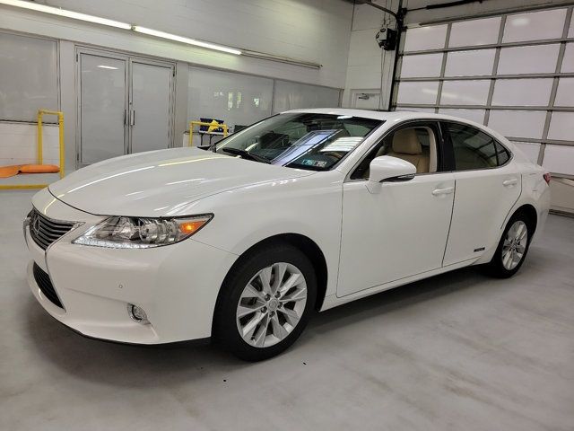 2015 Lexus ES Hybrid 300h