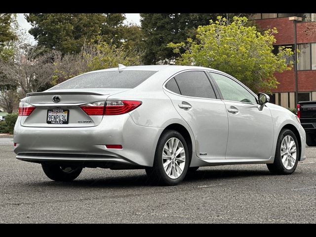 2015 Lexus ES Hybrid 300h