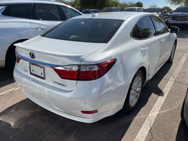 2015 Lexus ES Hybrid 300h