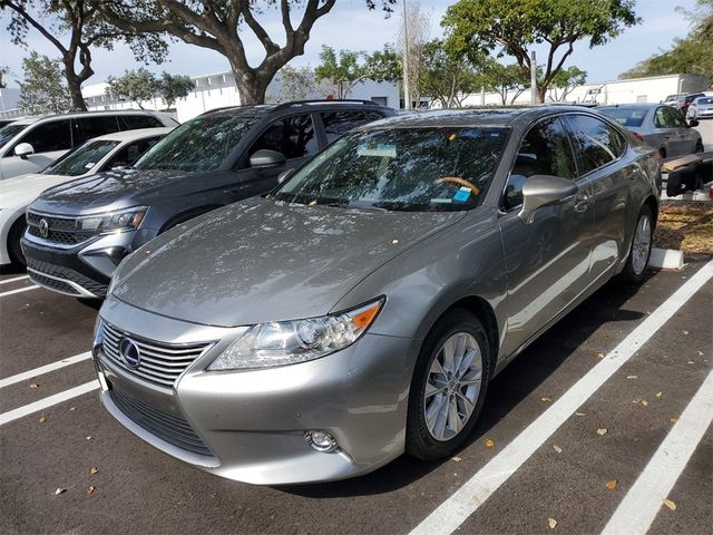 2015 Lexus ES Hybrid 300h