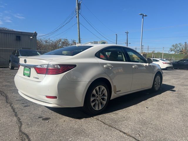 2015 Lexus ES Hybrid 300h