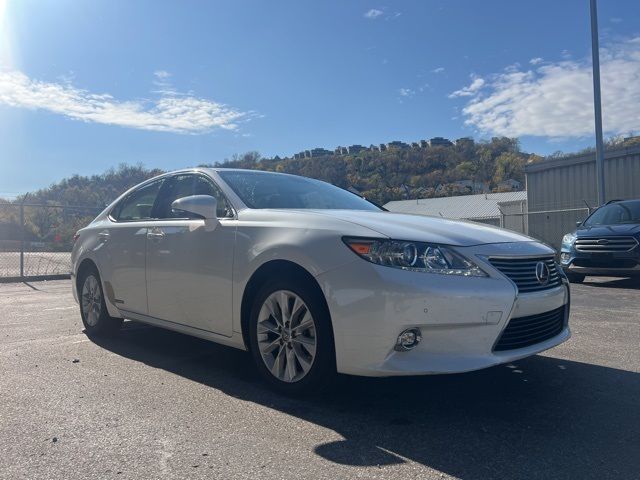 2015 Lexus ES Hybrid 300h