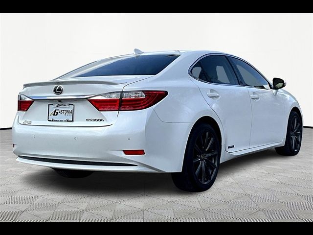 2015 Lexus ES Hybrid 300h