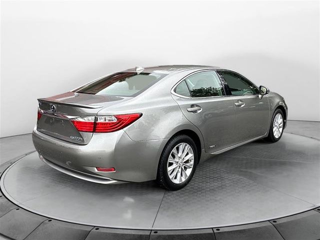 2015 Lexus ES Hybrid 300h