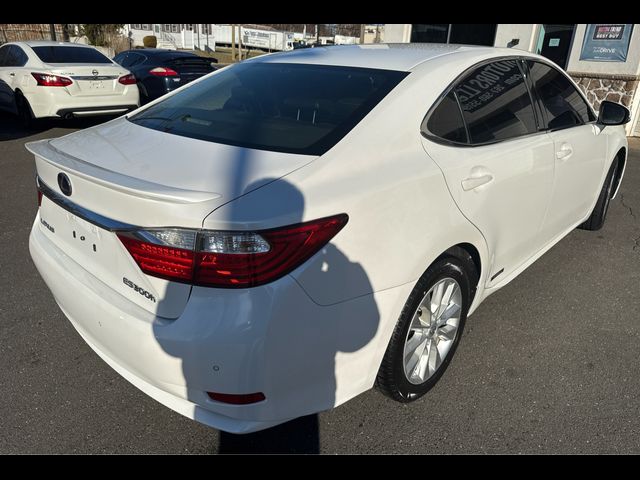 2015 Lexus ES Hybrid 300h