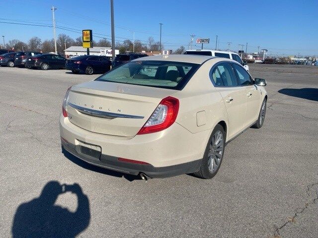 2015 Lincoln MKS Base