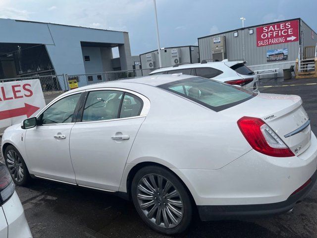 2015 Lincoln MKS Base