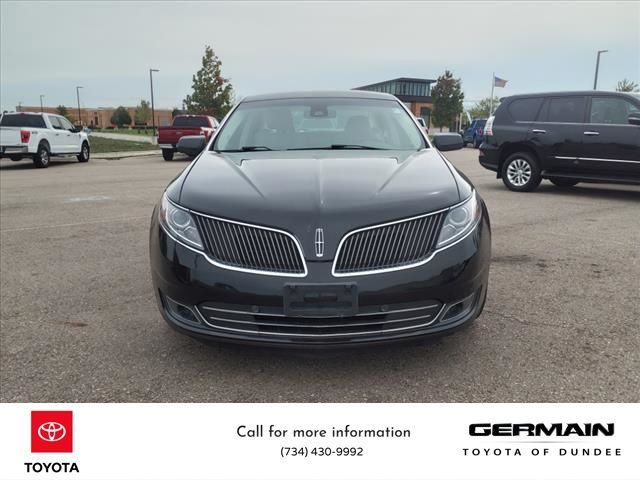 2015 Lincoln MKS Base