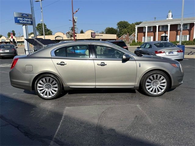 2015 Lincoln MKS Base