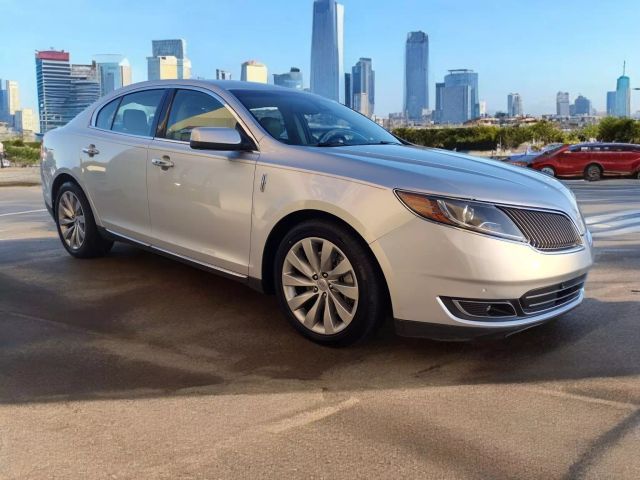 2015 Lincoln MKS Base