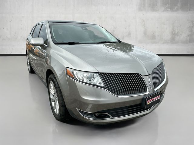 2015 Lincoln MKT Base