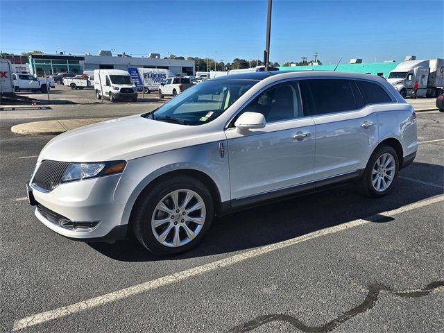 2015 Lincoln MKT Base