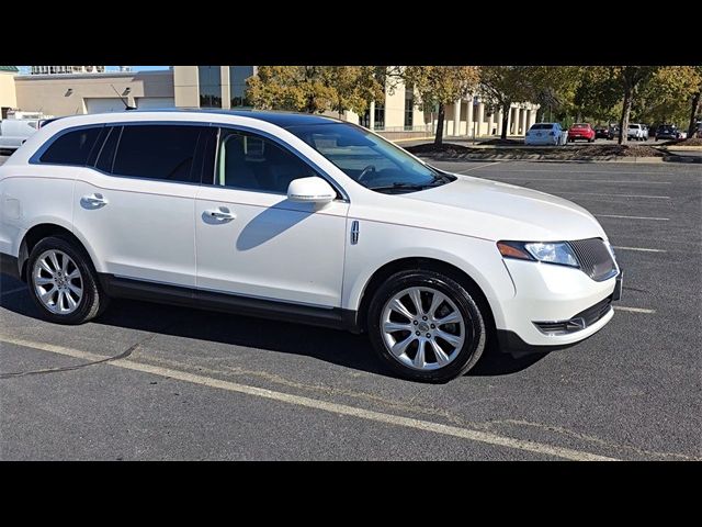 2015 Lincoln MKT Base