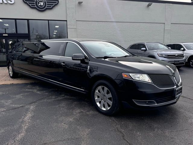 2015 Lincoln MKT Base
