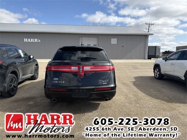 2015 Lincoln MKT Base