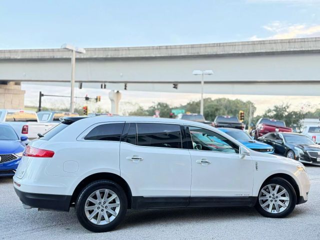 2015 Lincoln MKT Base