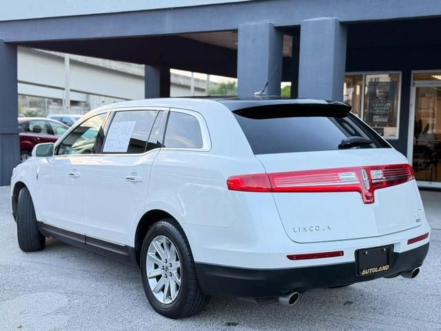 2015 Lincoln MKT Base