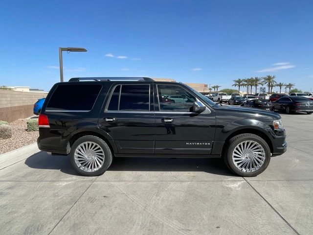 2015 Lincoln Navigator Base