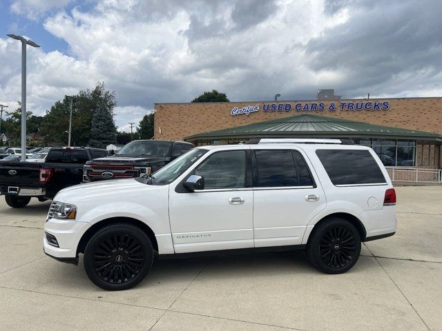 2015 Lincoln Navigator Base