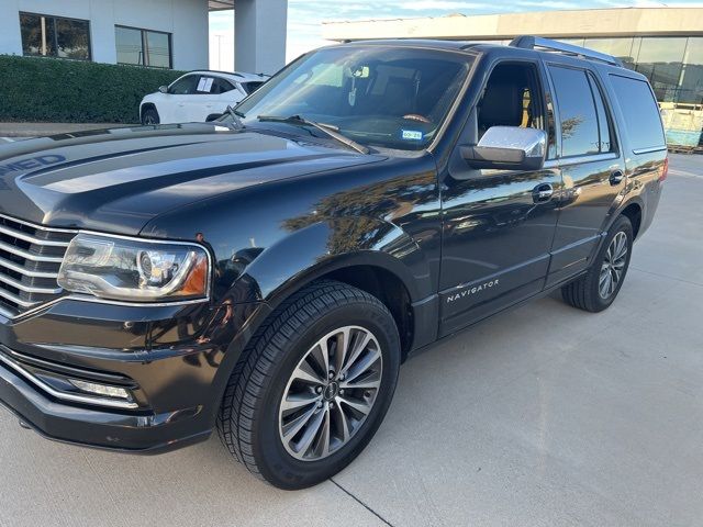 2015 Lincoln Navigator Base