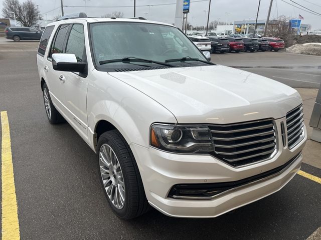 2015 Lincoln Navigator Base