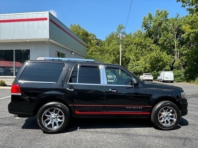 2015 Lincoln Navigator Base