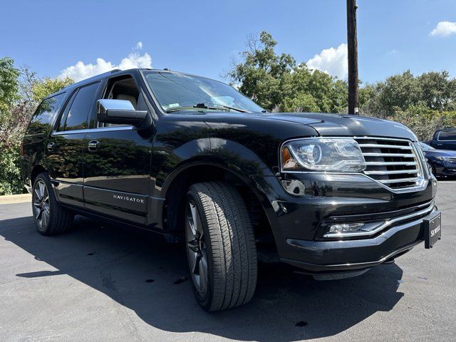 2015 Lincoln Navigator Base