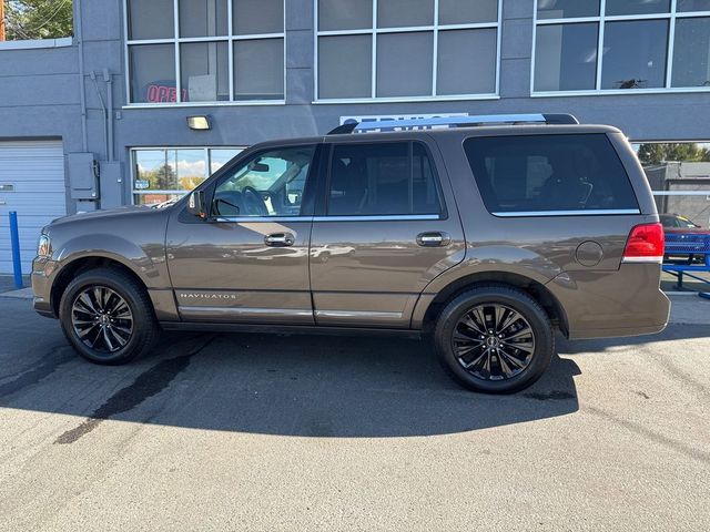 2015 Lincoln Navigator Base