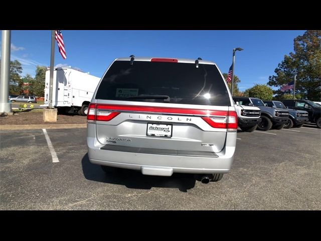 2015 Lincoln Navigator Base