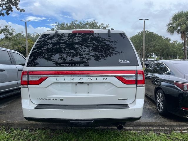 2015 Lincoln Navigator L Base