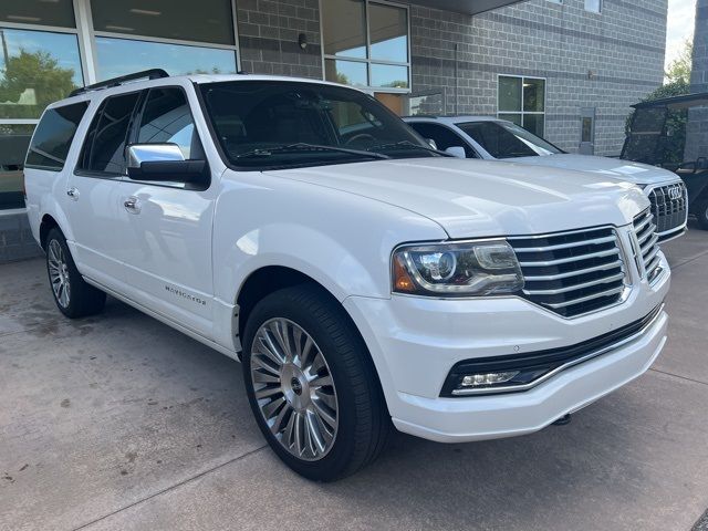 2015 Lincoln Navigator L Base