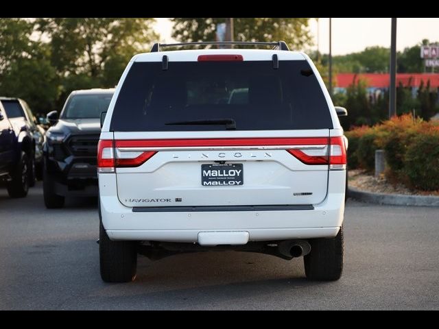 2015 Lincoln Navigator L Base