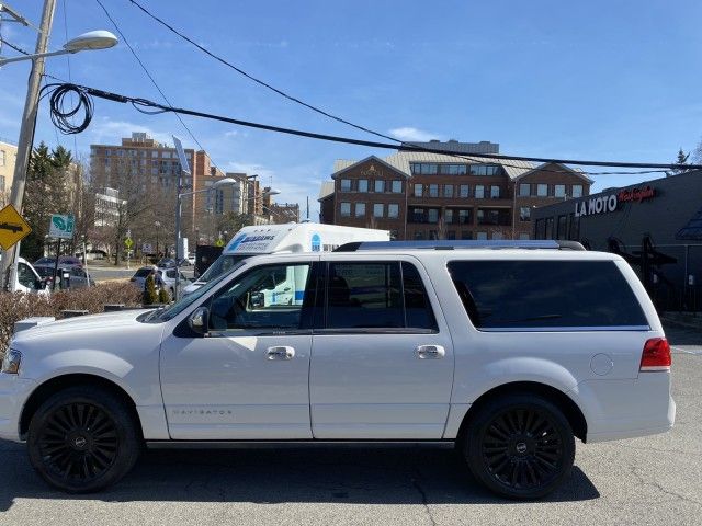 2015 Lincoln Navigator L Base