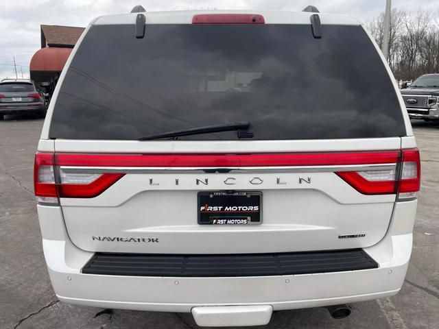 2015 Lincoln Navigator Base