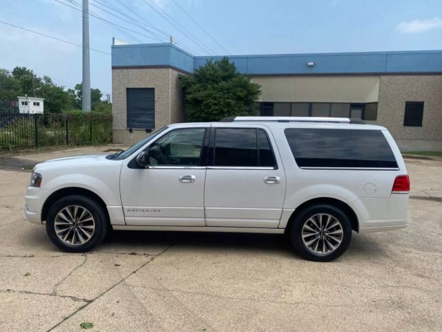 2015 Lincoln Navigator L Base