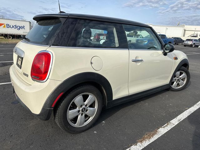 2015 MINI Cooper Hardtop Base