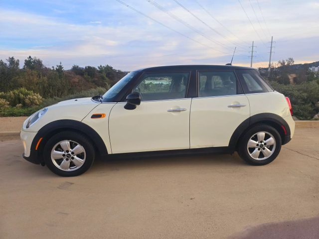 2015 MINI Cooper Hardtop Base