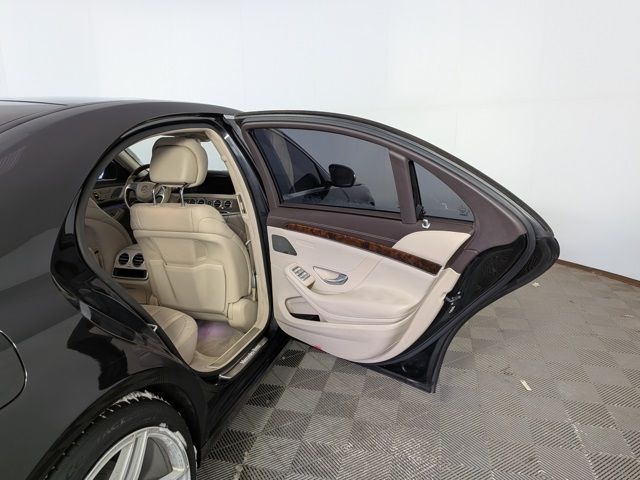 2015 Mercedes-Benz S-Class 550