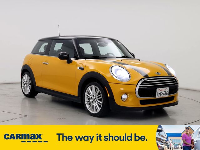 2015 MINI Cooper Hardtop Base