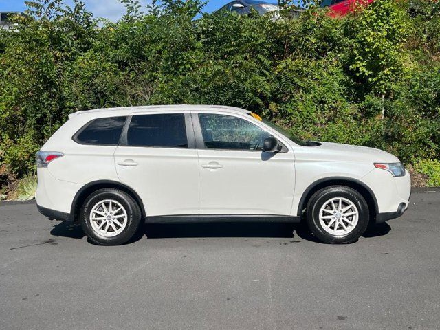 2015 Mitsubishi Outlander ES